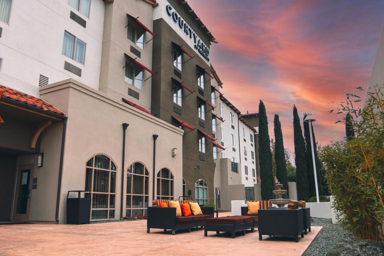 Courtyard By Marriott Paso Robles Hotel Exterior photo